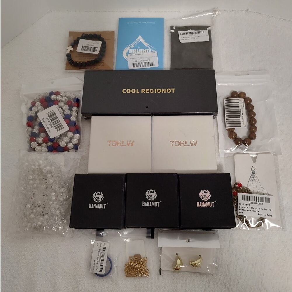 Fashion Costume Jewelry Lot/16 Mixed Brands
